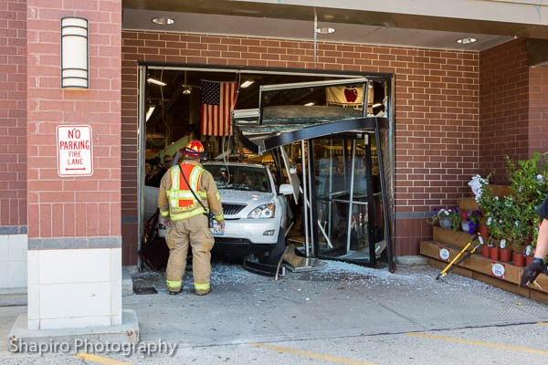 Car smashes into Garden Fresh Market grocery store in Buffalo Grove IL 7-4-14 Larry Shapiro photography shapirophotography.net